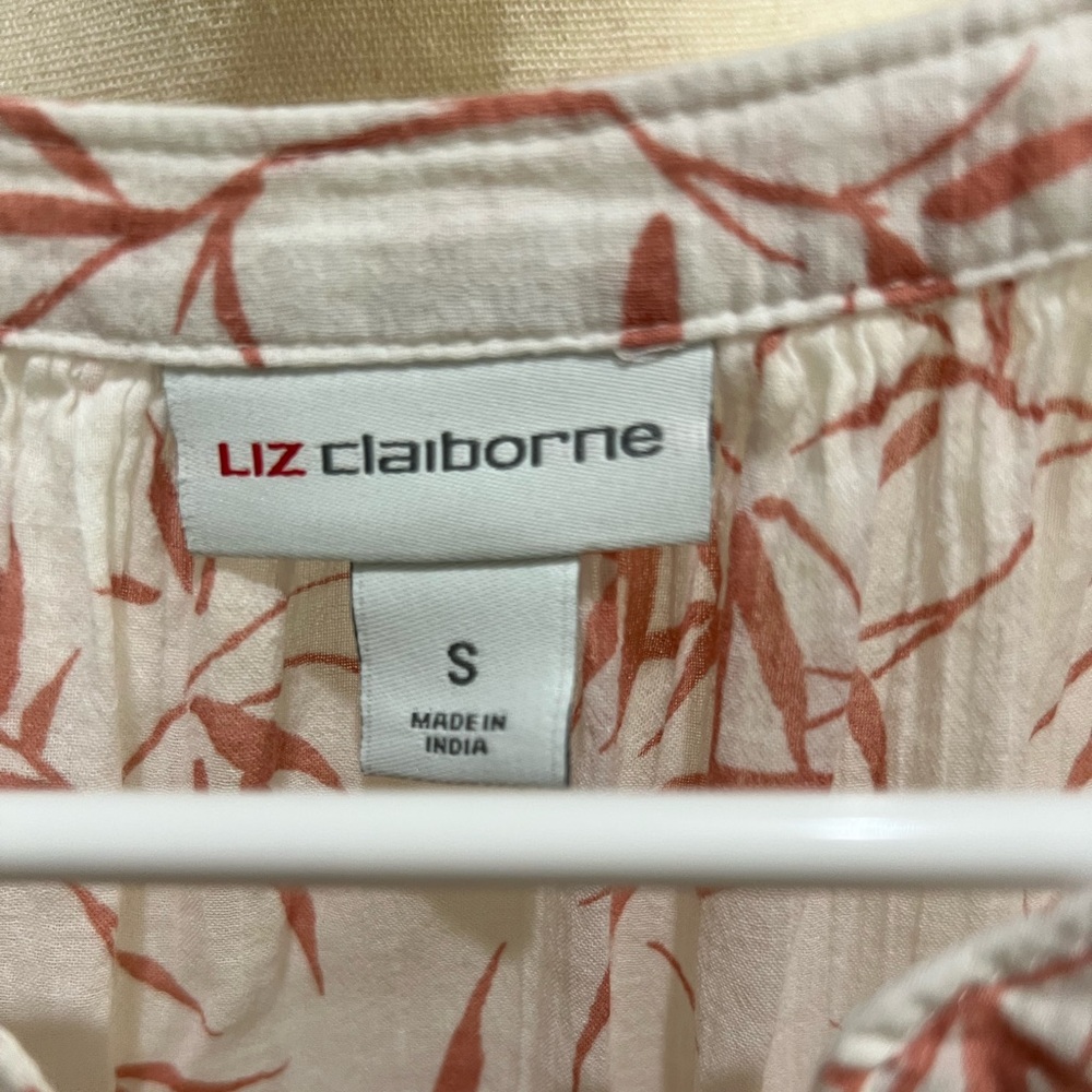 BUNDLE Ana Green Floral Blouse & Liz Claiborne pink blouse - Picture 3 of 7